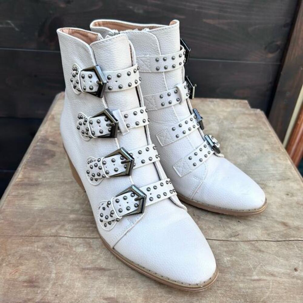 Catherine Malandrino boots size 8 white country western studded marching coastal